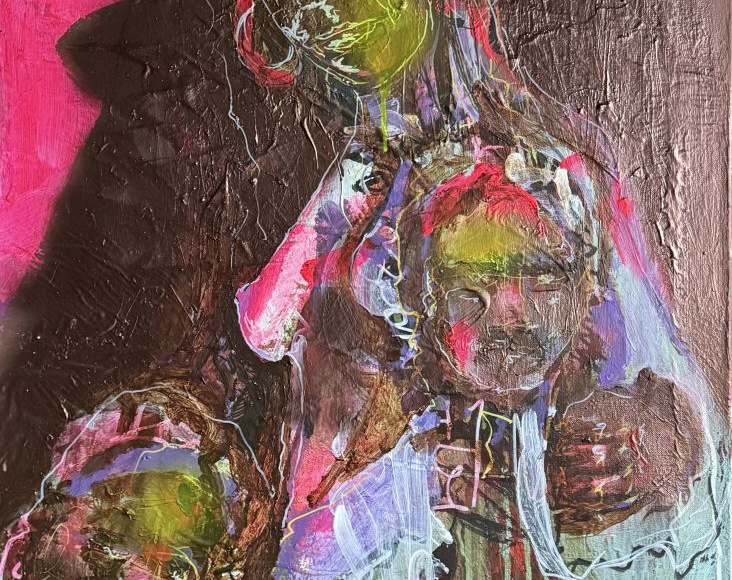 Abstract figuratief schilderij van een vrouw met twee kinderen, weergegeven in overlappende gezichten en gelaagde verfstructuren.