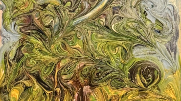 Abstract schilderij met vloeiende lijnen van acrylverf waarin afzonderlijke kleuren zichtbaar blijven en samen een boomachtige vorm suggereren.