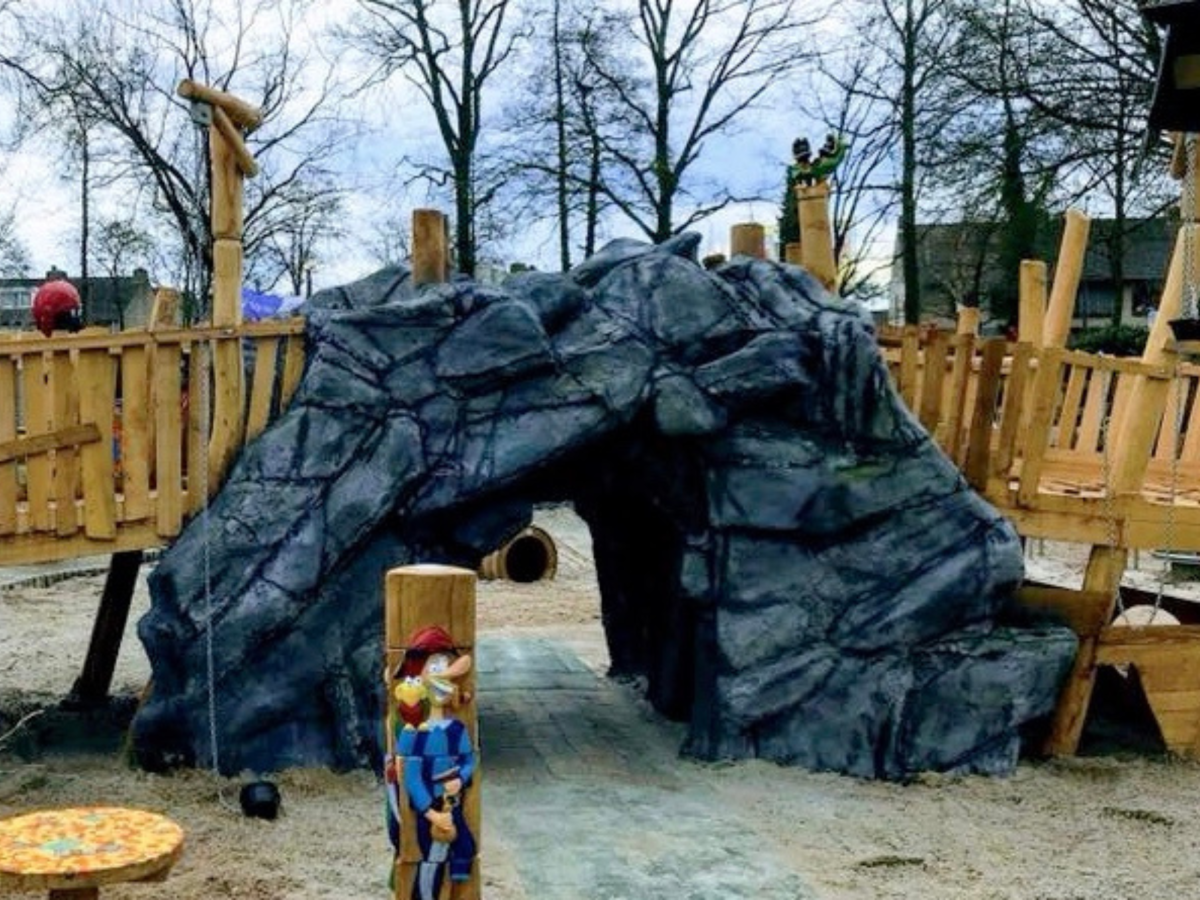 Rots met schipbreuk – Speeltuin ’t Kwekkeltje